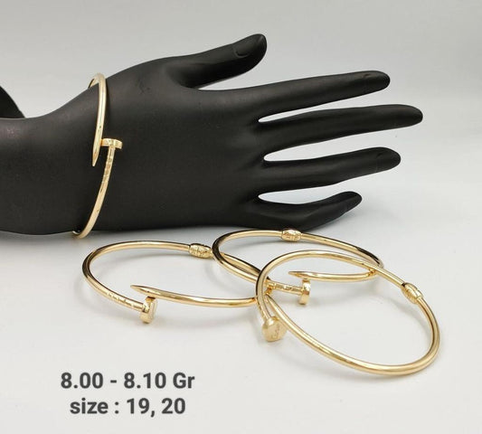 18 Karat Bangle